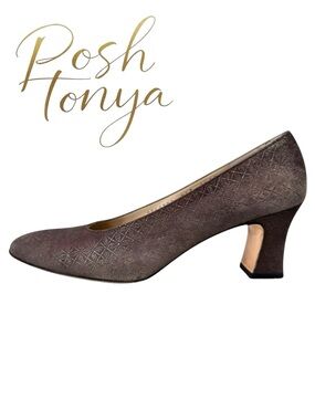 Salvatore Ferragamo Brown Italian Suede Leather Pumps Size 6.5AA Extra Narrow